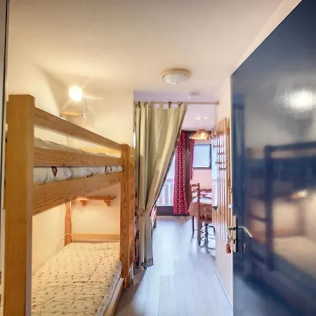 Les Menuires: 2 Pieces, 4 Pers, Pied Des Pistes, Parking Gratuit - Fr-1-178-100 Apartment